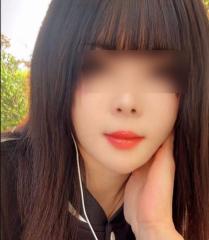 ASIATICA ORIENTAL RECIEN LLEGADA CHICA JOVEN GUAPA MUY CARIÑOSA