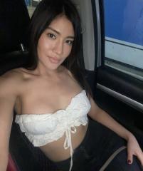 AMBAR DISPUESTA A COMPLACERTE