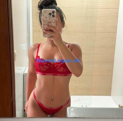  JOVENCITA AÑITOS RECIEN LLEGADA ROSAS