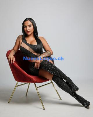 Soy Danna una Morena disfruto cada momento al máximo