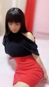 ASIÁTICAS, ACOMPAÑANTES GUAPAS Y ELEGANTES