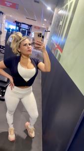 Rubia caliente , tu compañera perfecta