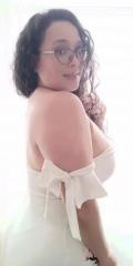 EMILIA nena con boca dulce ... 1 hora 50 rosas