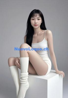  asiatica Monica sexy con amigas Metro Rocafort