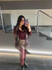 Novedad joven hermosa venezolana