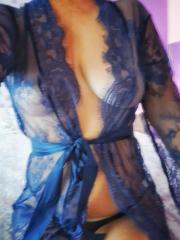 RUBIA, GUAPA, MASAJES RELAJANTES SIN PRISAS